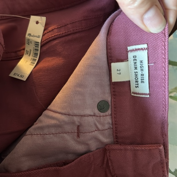 NWT Madewell Garment-Dyed Button-Front High-Rise
Denim Shorts size 27 - Picture 6 of 6